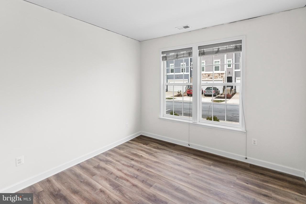 6202 Davinci Street - Photo 3 of 34