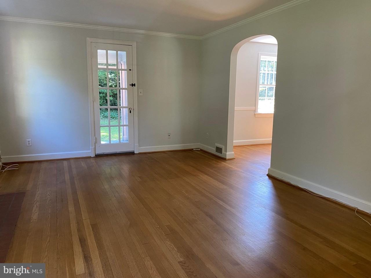 5516 Glenwood Road - Photo 2 of 22