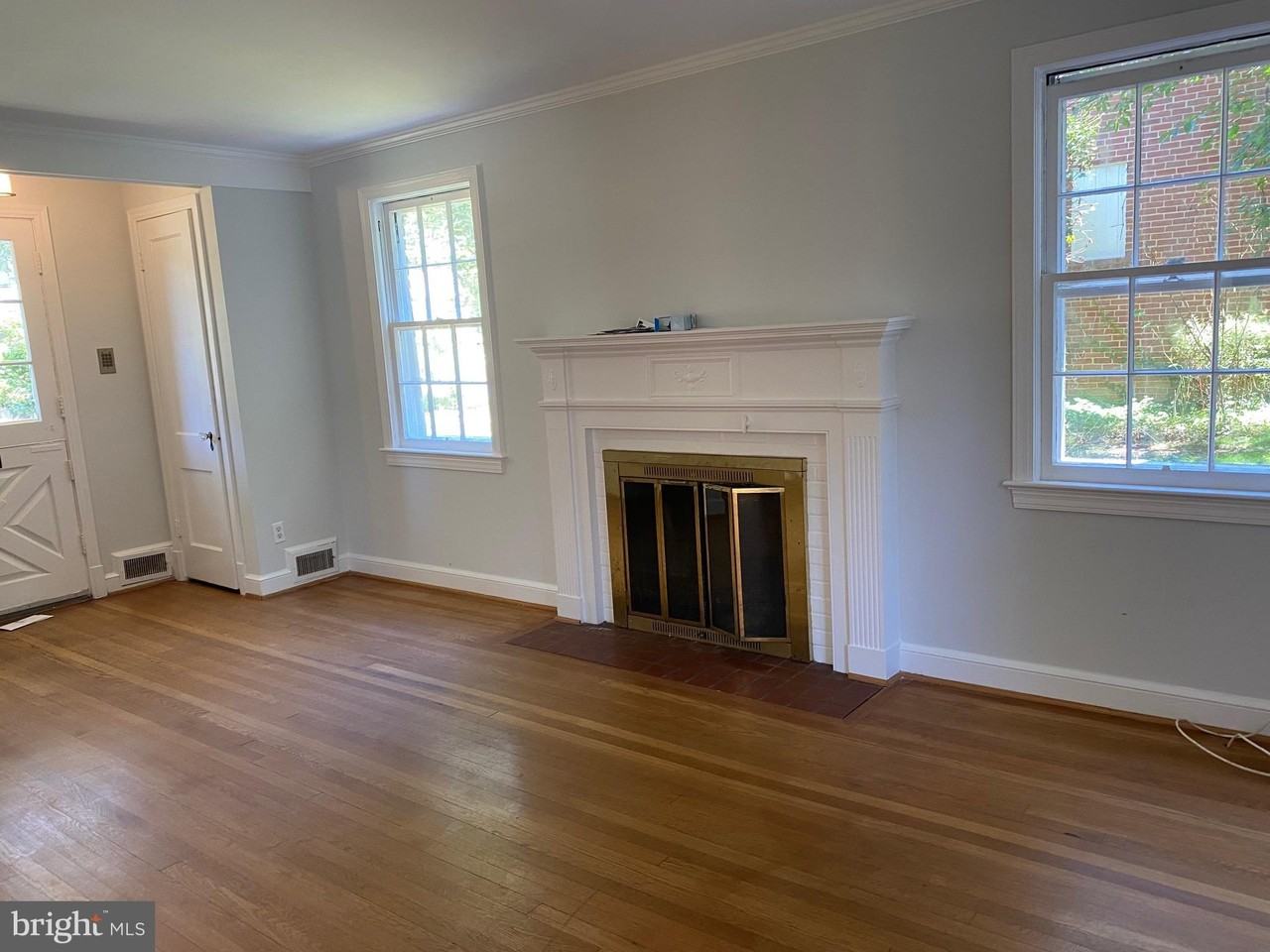 5516 Glenwood Road - Photo 4 of 22