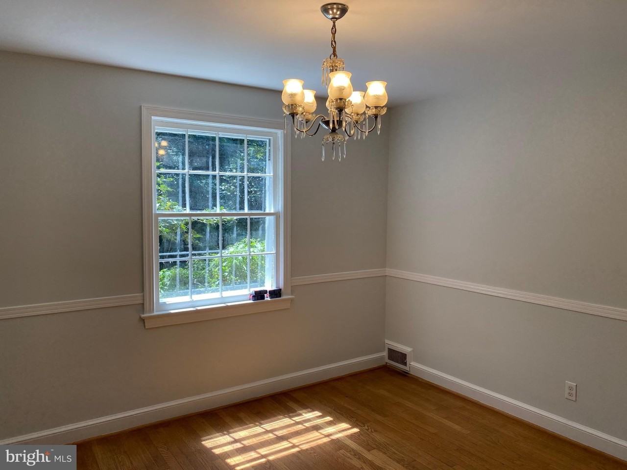 5516 Glenwood Road - Photo 5 of 22