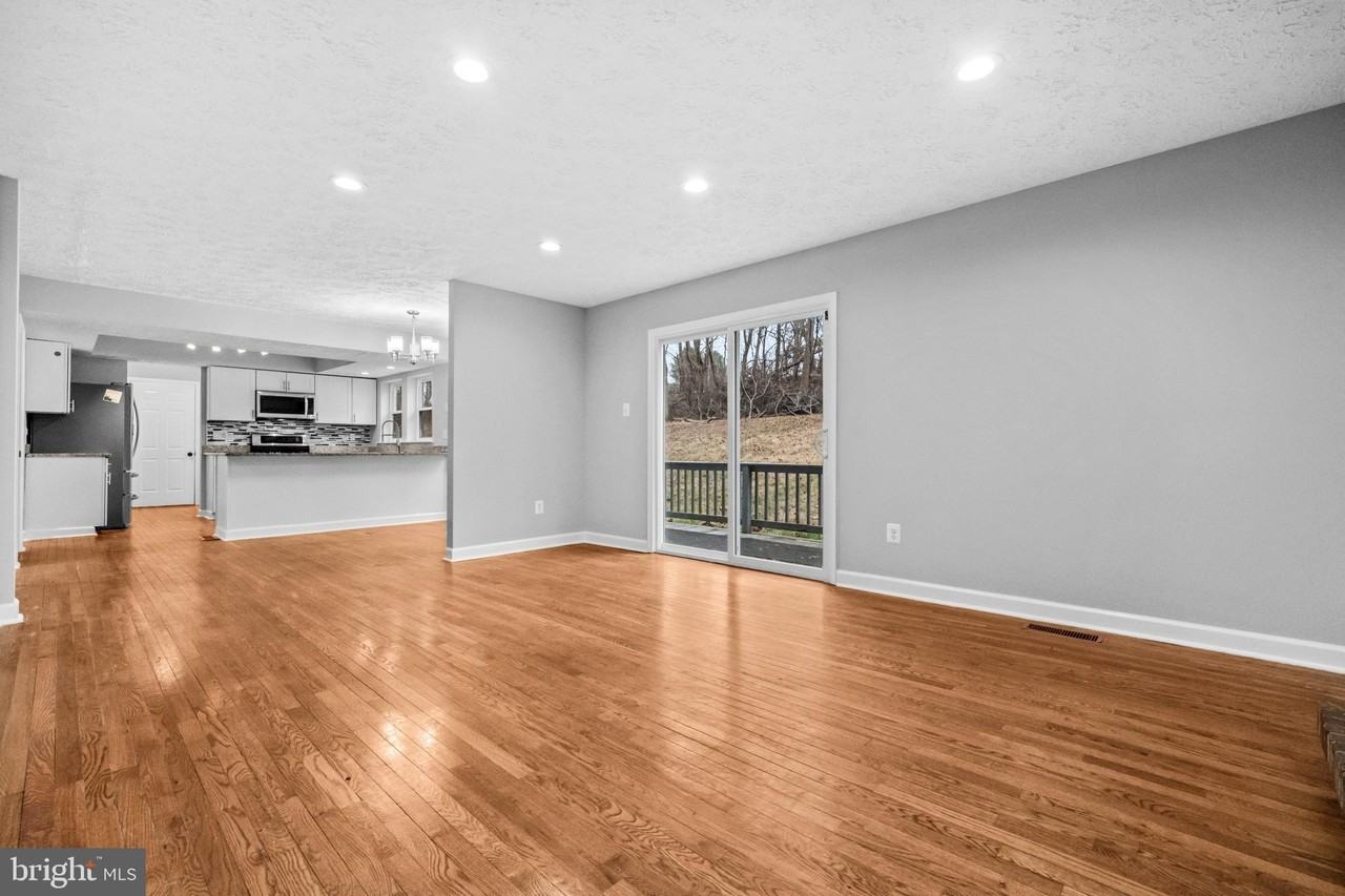 915 Cypress Point Circle - Photo 4 of 39