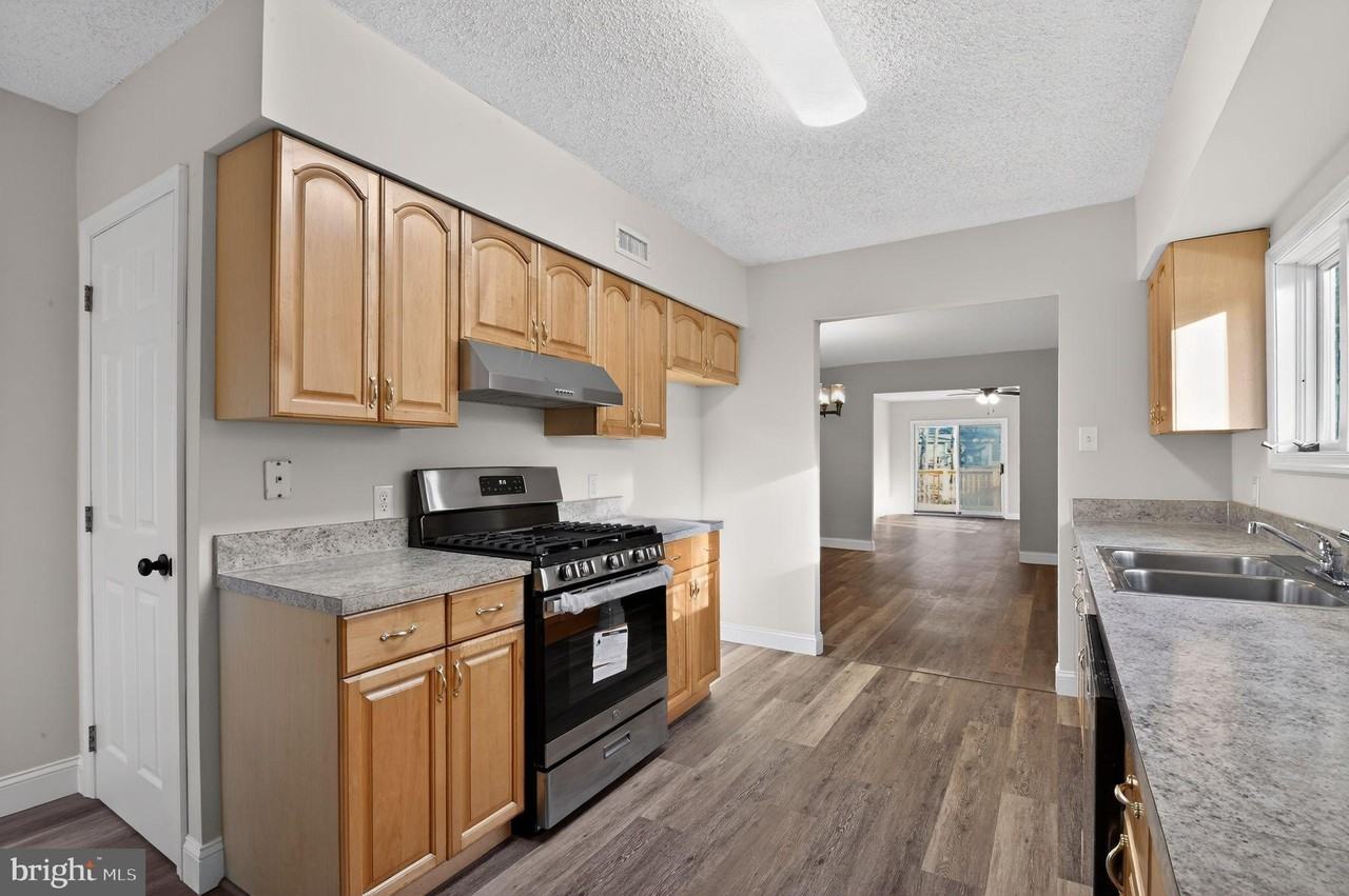 32 Rosewood Road - Photo 4 of 15