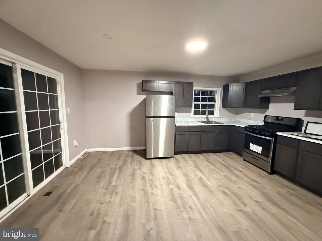 138 Edwards Dr - Photo 4 of 15