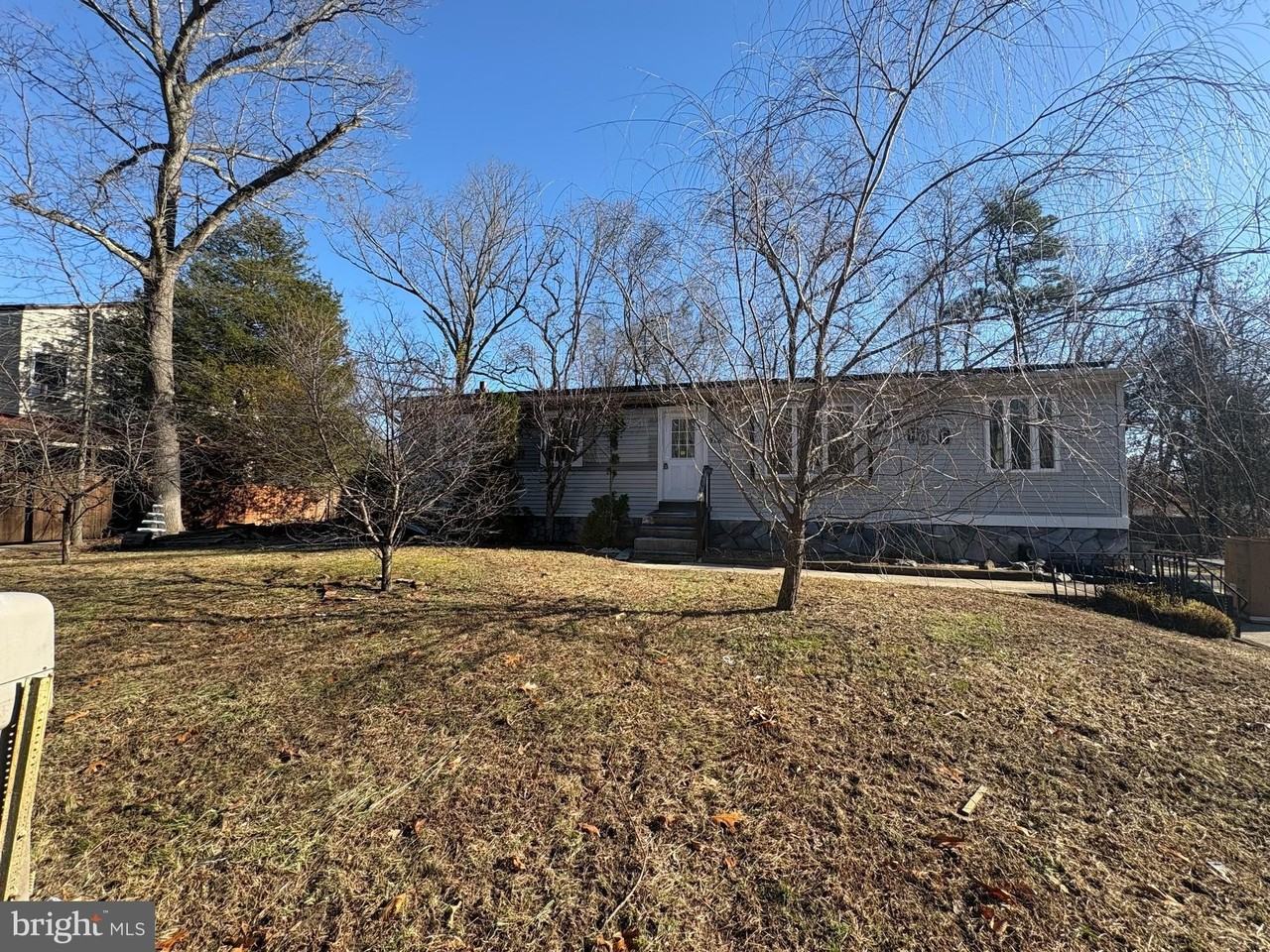 916 Willow Lane - Photo 2 of 11