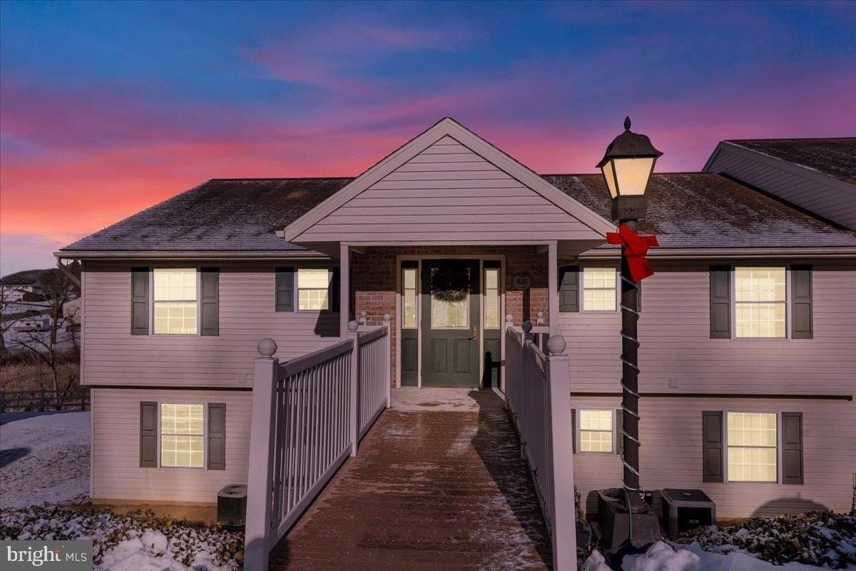 620 Pine St Apt 4 #4 - Photo 2 of 21