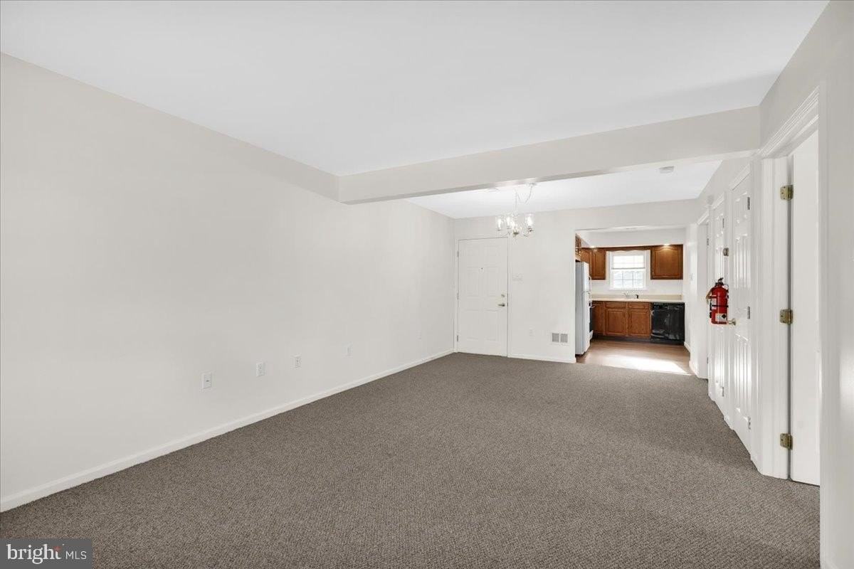 620 Pine St Apt 4 #4 - Photo 4 of 21