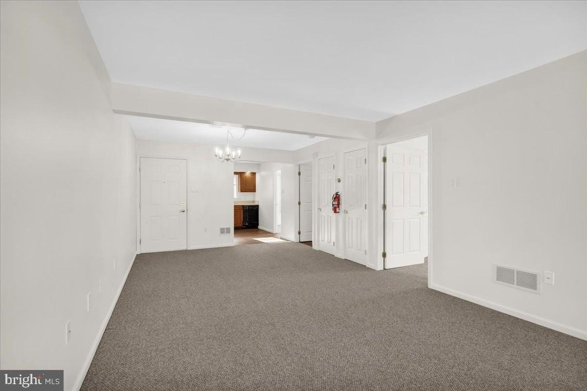 620 Pine St Apt 4 #4 - Photo 5 of 21