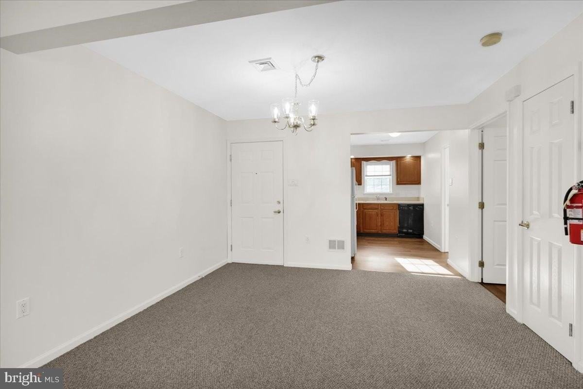 620 Pine St Apt 4 #4 - Photo 6 of 21