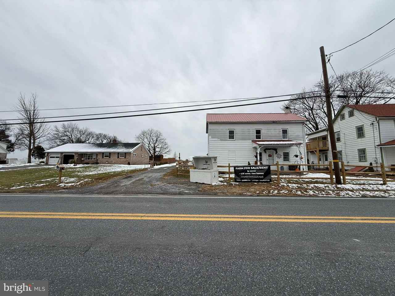 937 Main St - Photo 3 of 10