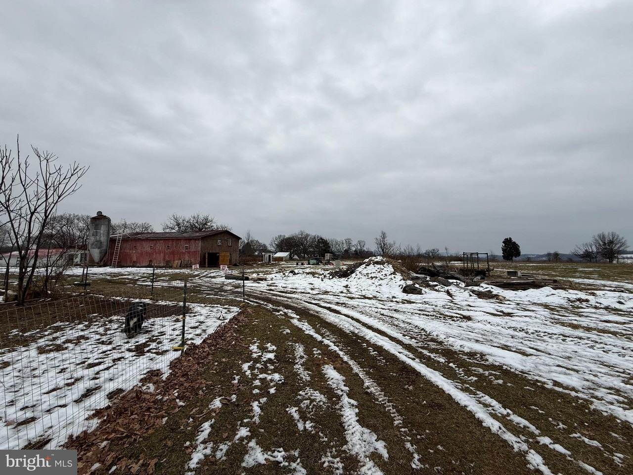 937 Main St - Photo 7 of 10