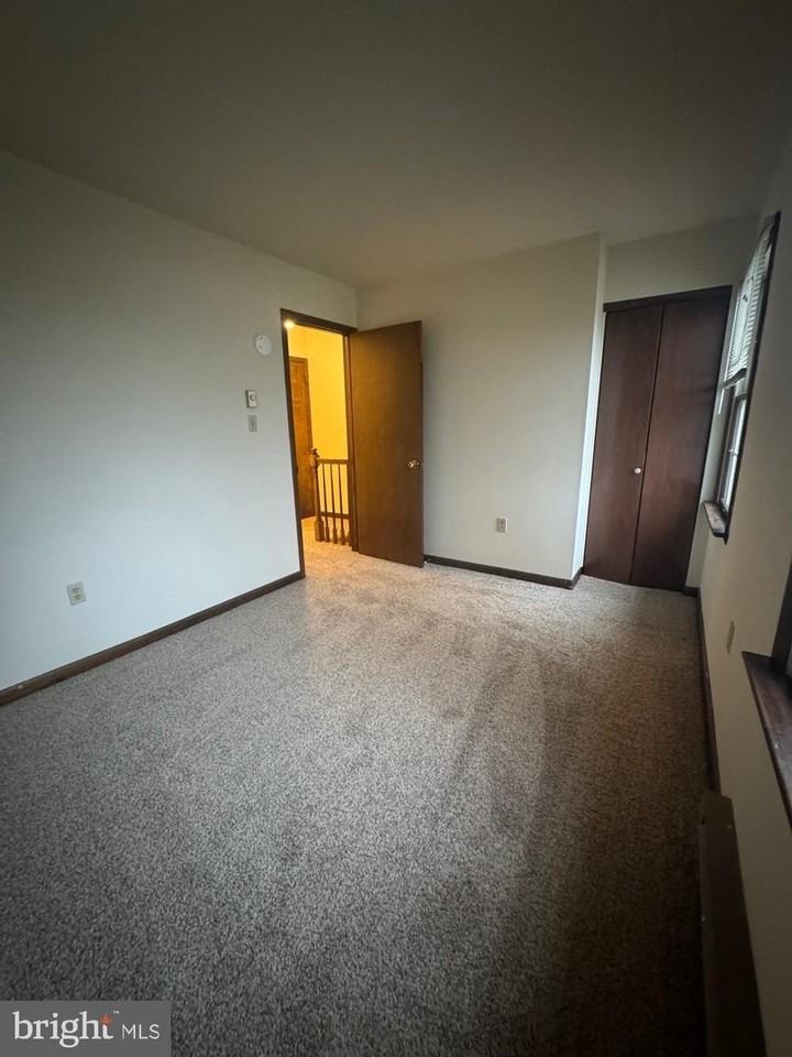 742 Newport Avenue - Photo 7 of 9