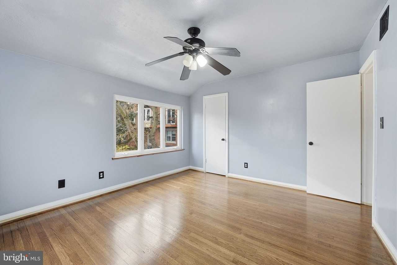 2030 North Quinn Street - Photo 5 of 27