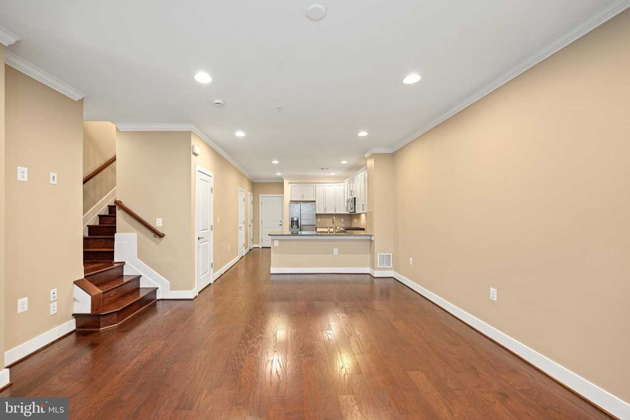 2111 Richmond Highway #101 - Photo 6 of 36