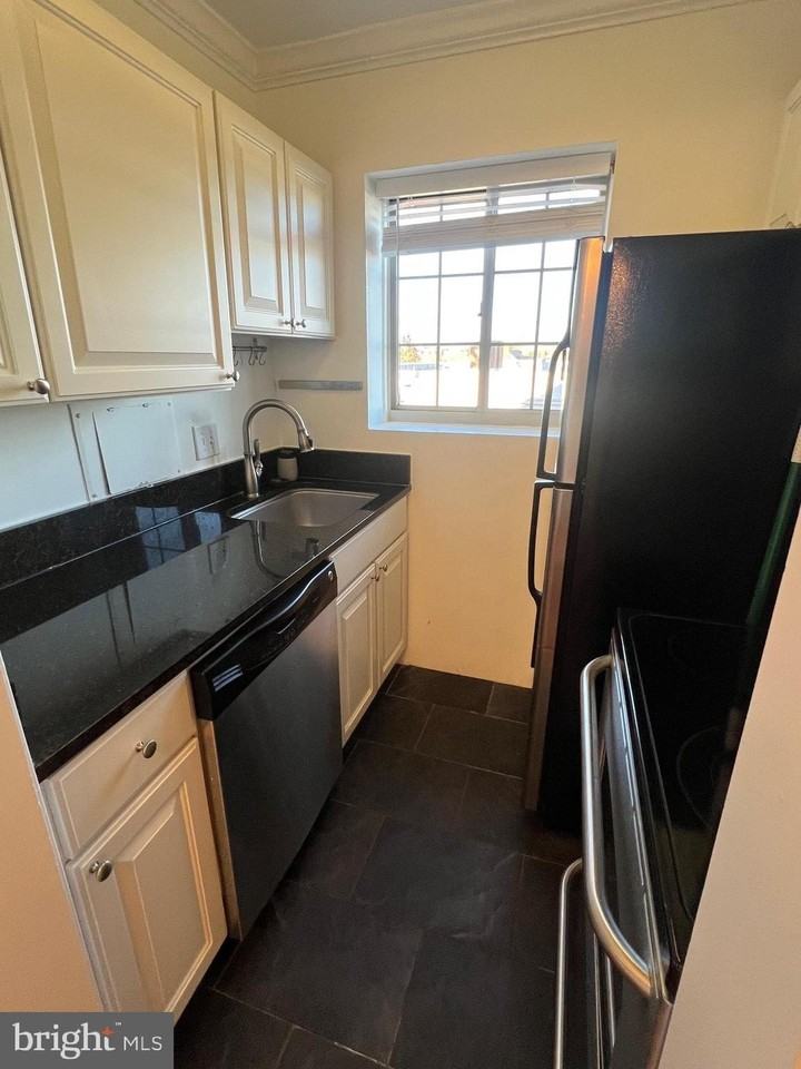 Washington Street #327 - Photo 5 of 12