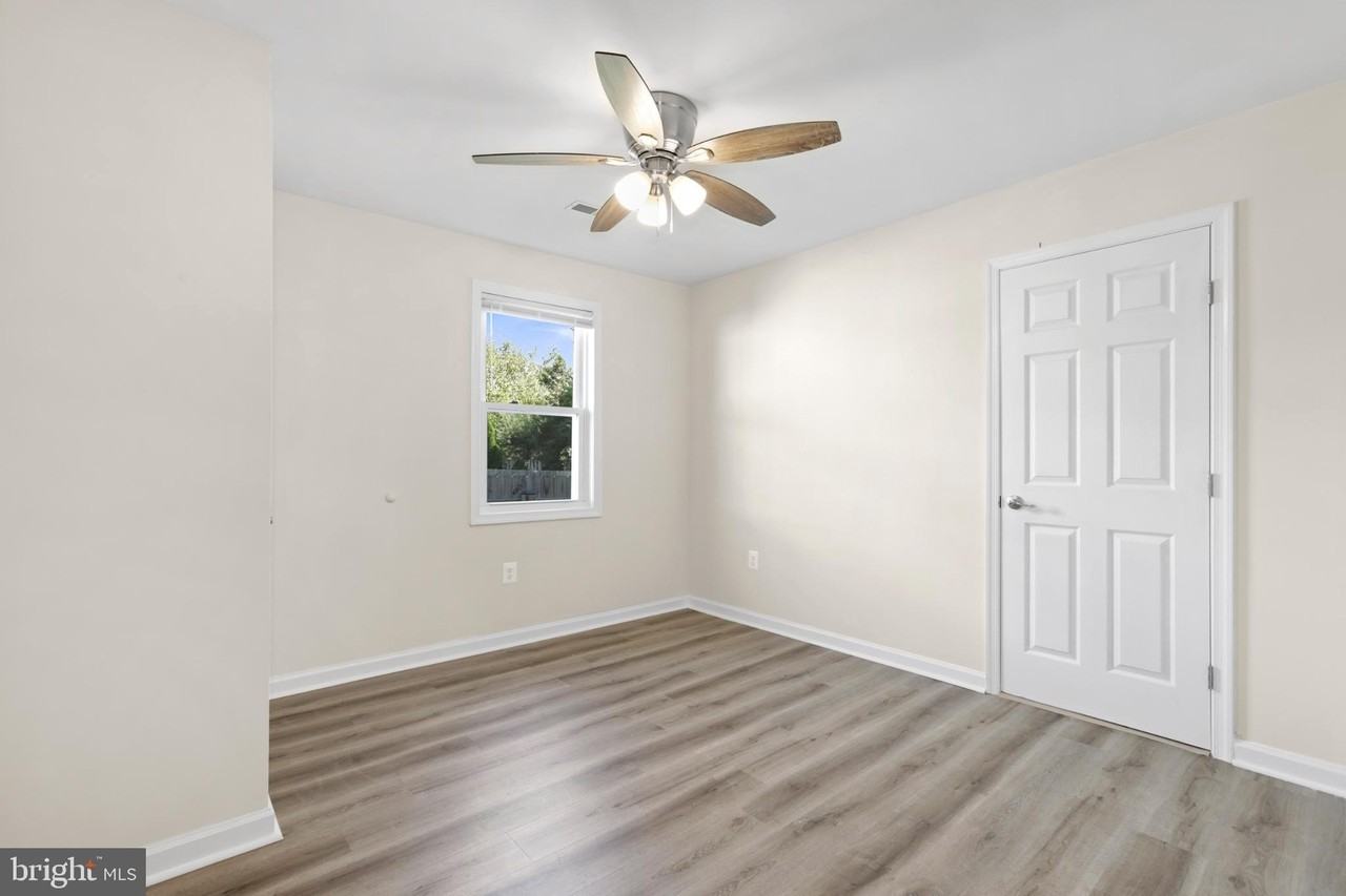 442 Bridgewater Street #B - Photo 4 of 28