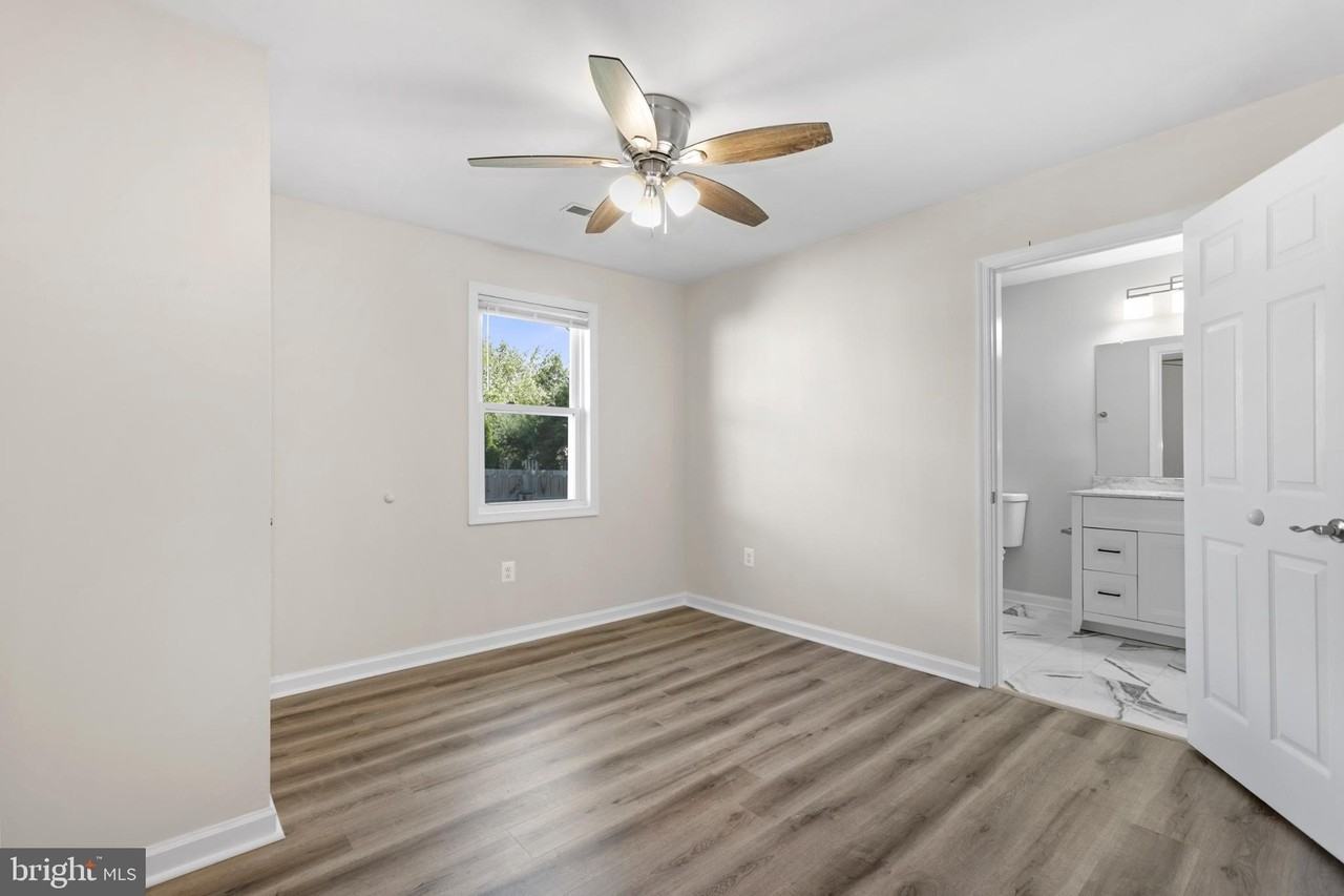 442 Bridgewater Street #B - Photo 5 of 28