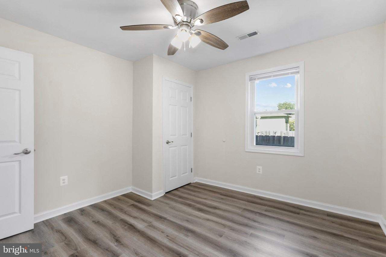 442 Bridgewater Street #B - Photo 6 of 28