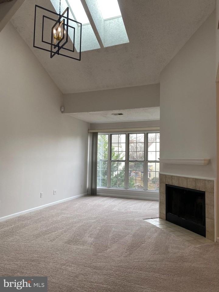 12106 Greenway Court #302 - Photo 3 of 20