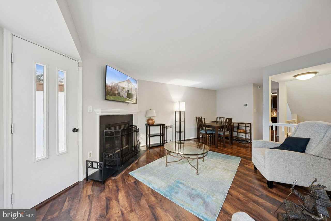 7307 Castleberg Ct - Photo 5 of 43