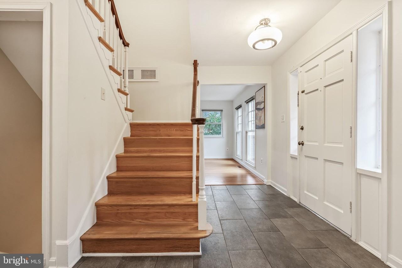 3116 Wynford Drive - Photo 5 of 44