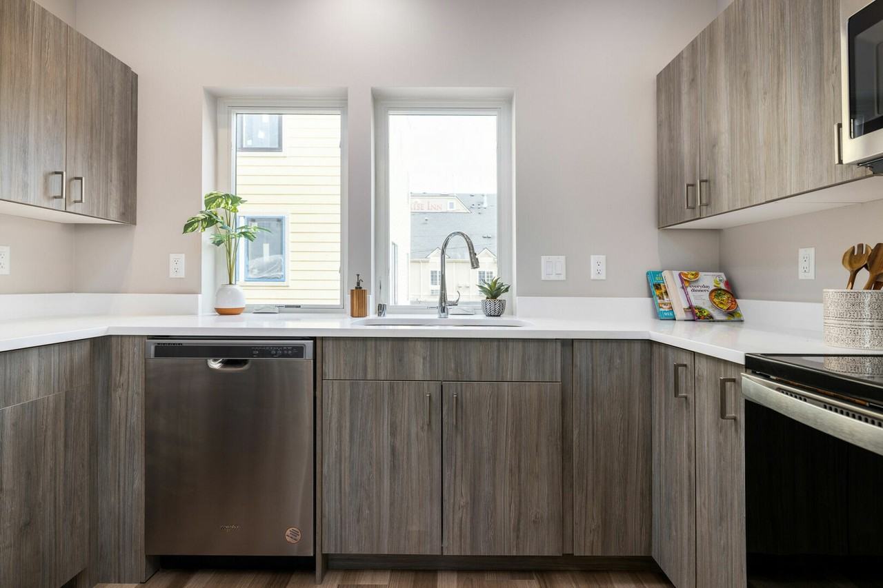 21st Street #904 - Photo 5 of 42