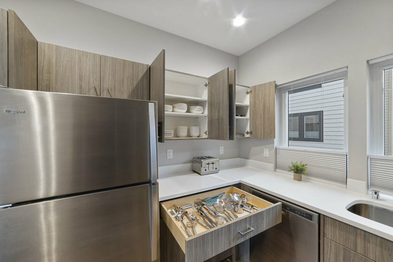 21st Street #910 - Photo 6 of 42