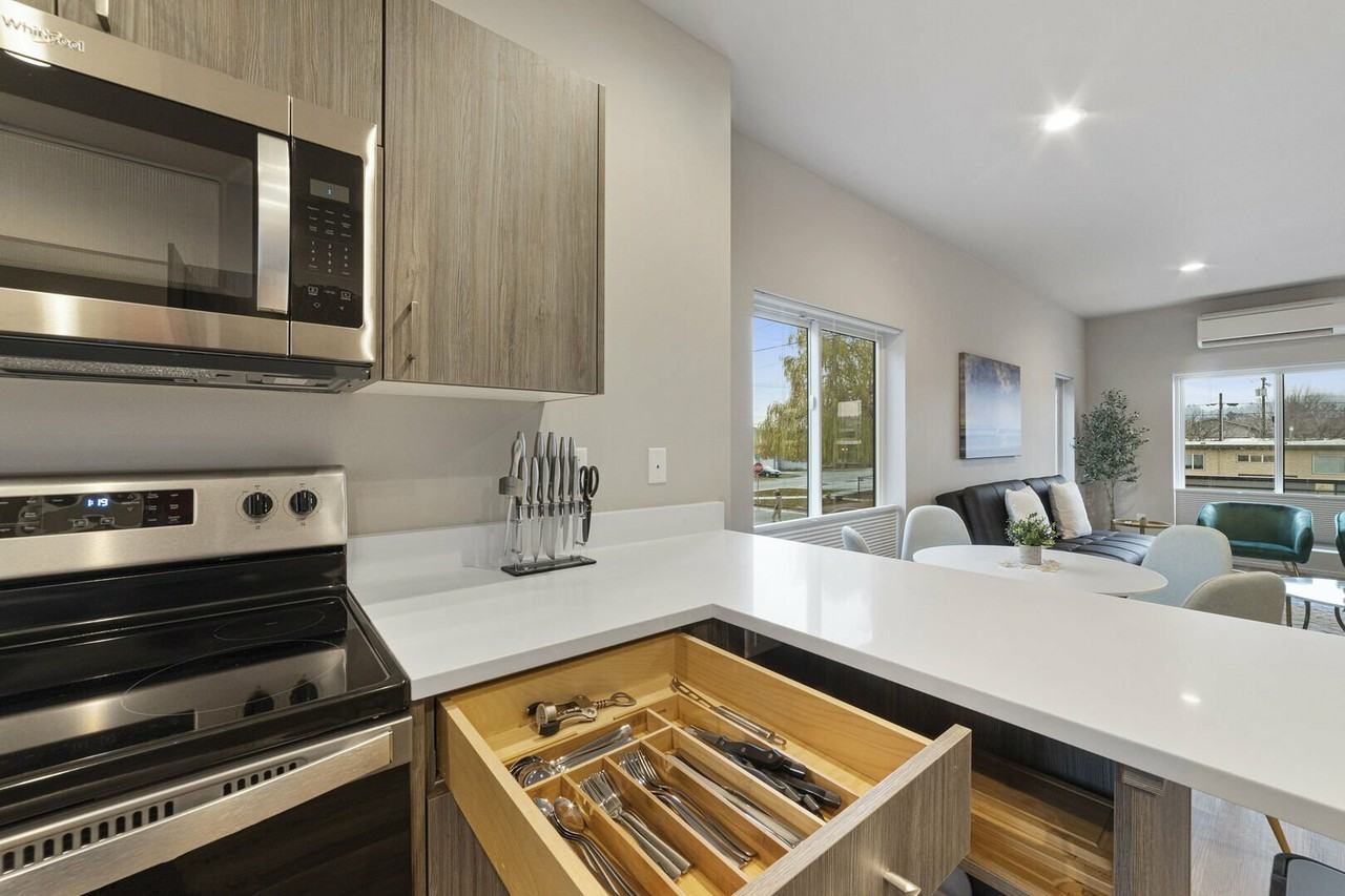 21st Street #910 - Photo 7 of 42