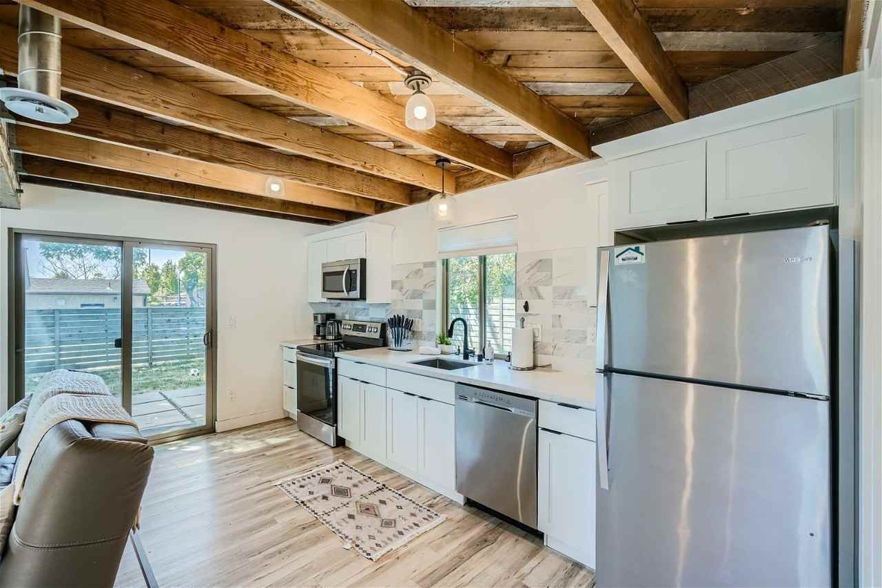 5th Avenue Southwest - Photo 3 of 11