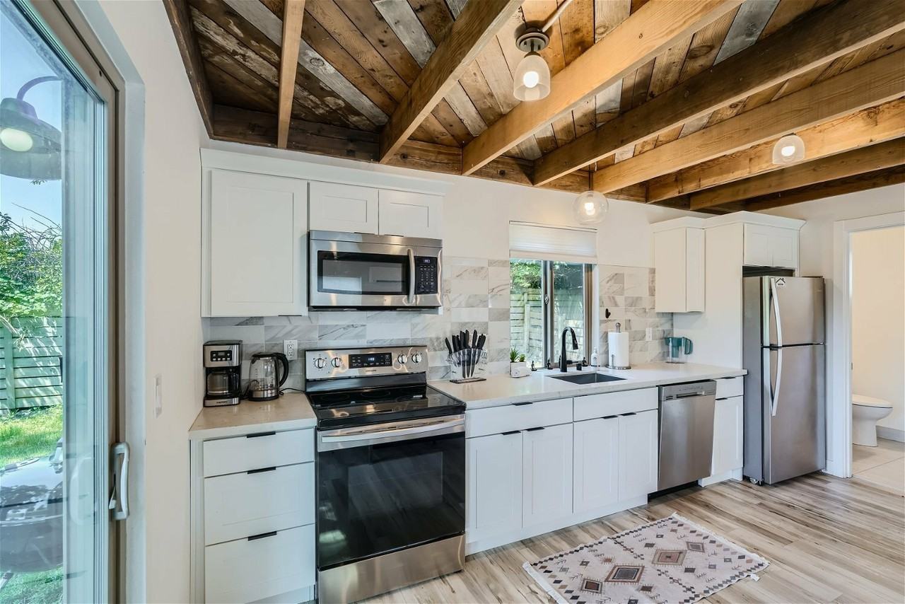 5th Avenue Southwest - Photo 4 of 11