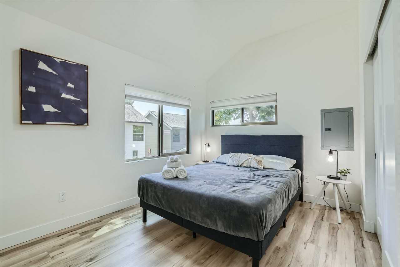 5th Avenue Southwest - Photo 5 of 11