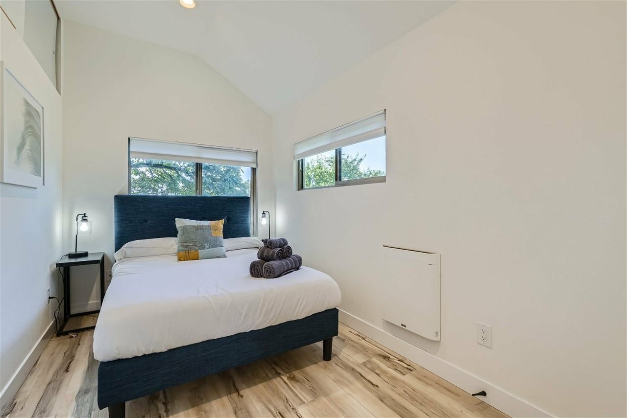 5th Avenue Southwest - Photo 6 of 11