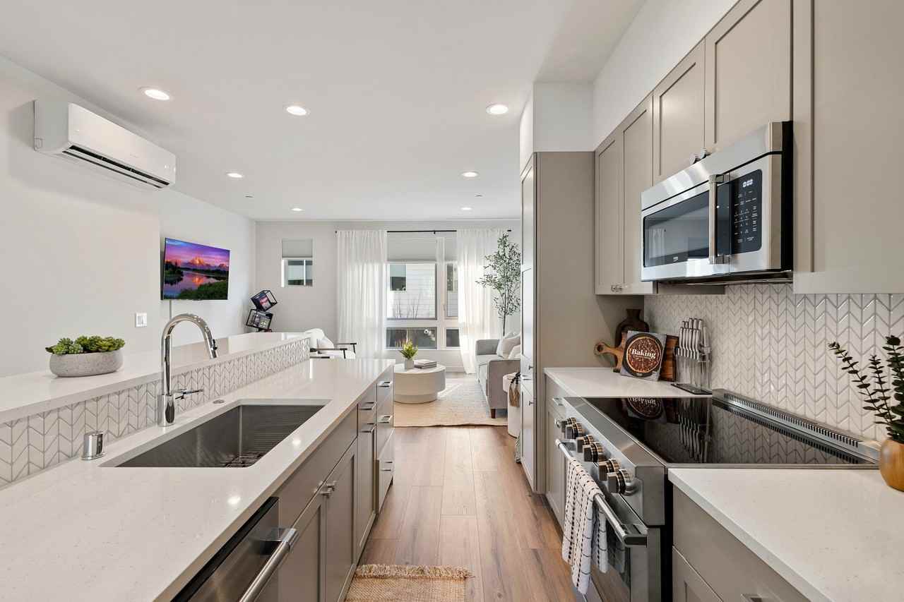 3rd Ave Ne - Photo 4 of 33