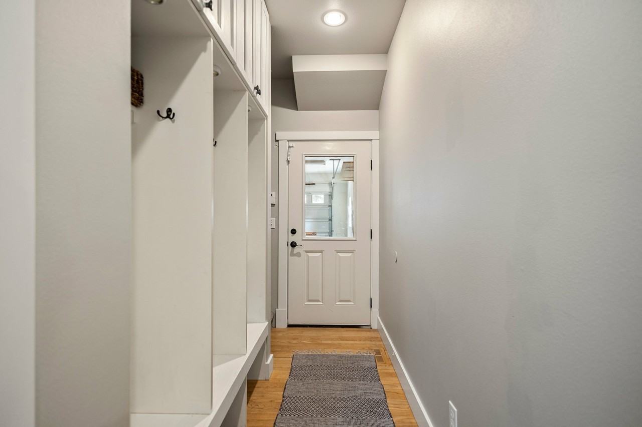 Theo Ln - Photo 7 of 46