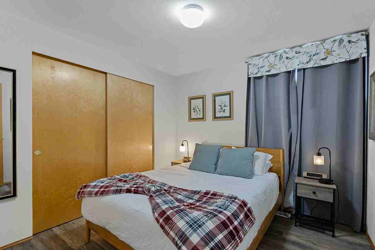 81st Pl Ne - Photo 5 of 27