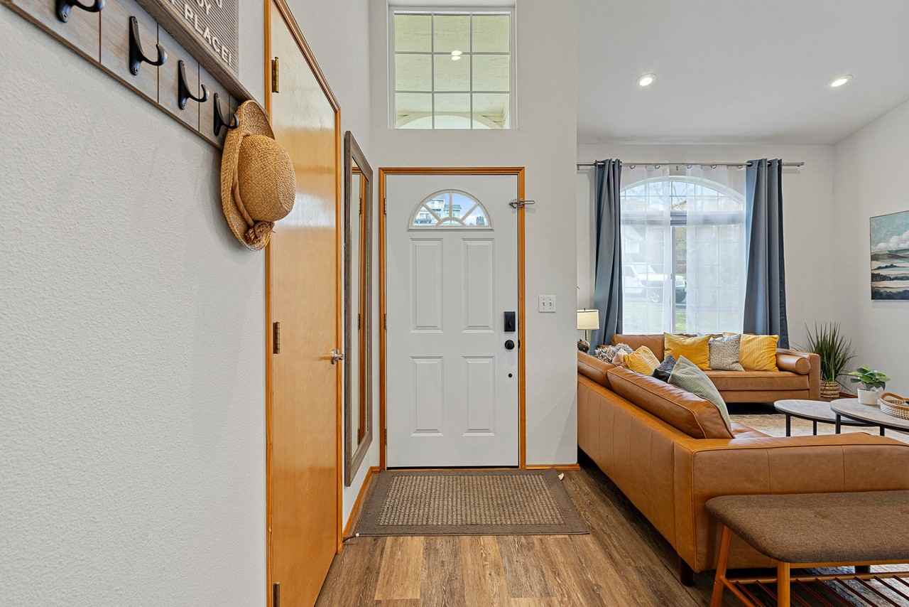 81st Pl Ne - Photo 2 of 27