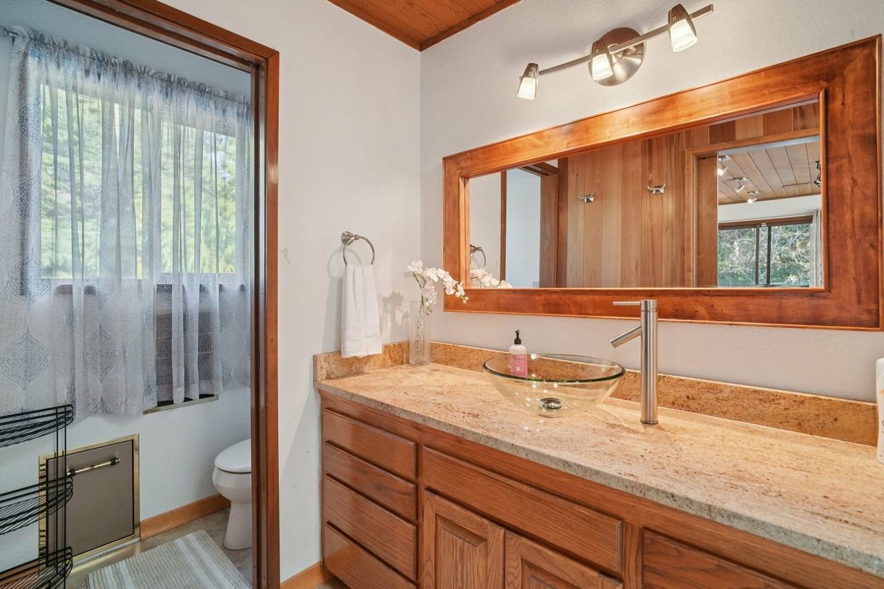 Sunset Avenue - Photo 7 of 37