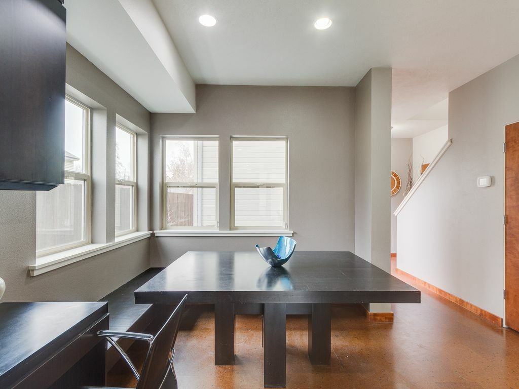 S Vermont Ave - Photo 5 of 24