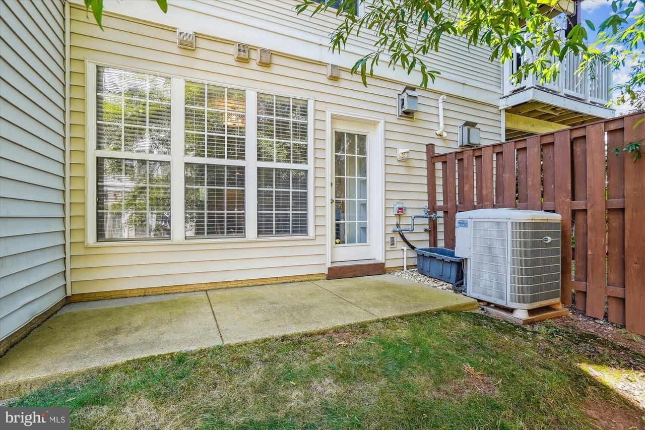 45478 Whistling Terrace - Photo 3 of 27