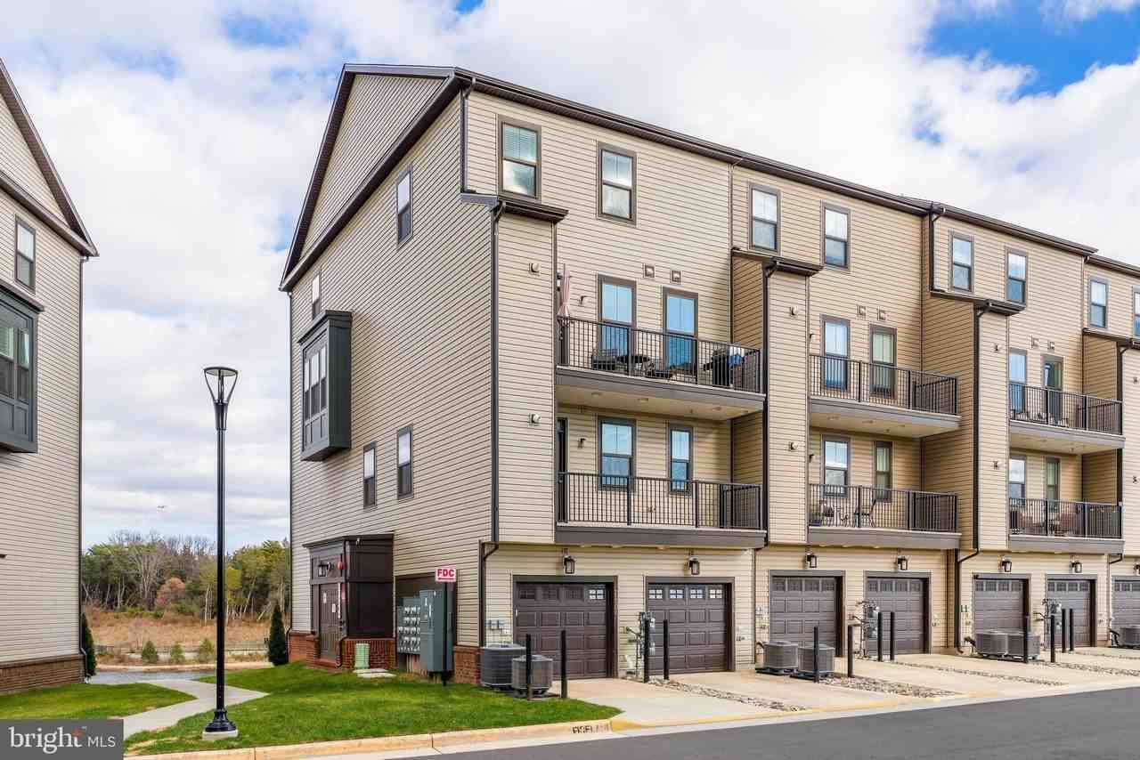 22504 Wilson View Terrace - Photo 3 of 48