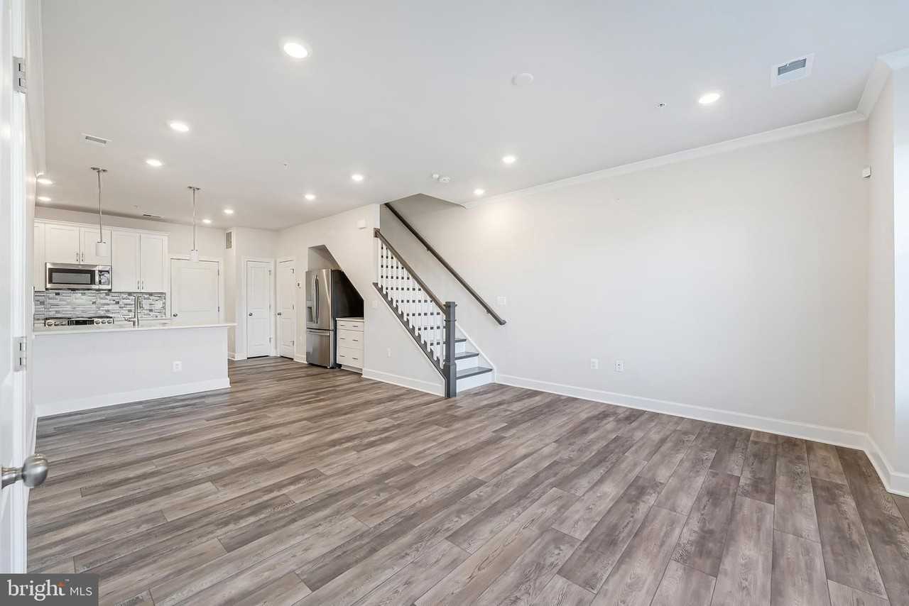 22504 Wilson View Terrace - Photo 5 of 48