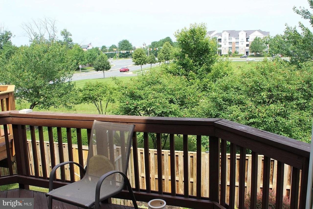 21079 Rotunda Terrace - Photo 5 of 40