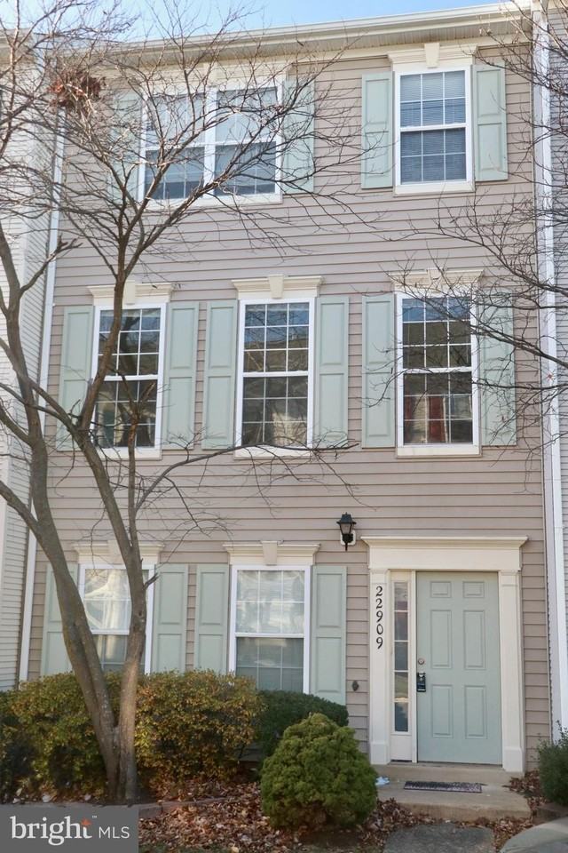 22909 Benson Ter - Photo 2 of 23