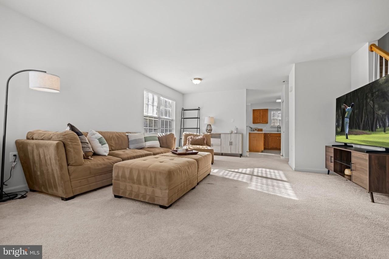 115 Frazer Drive - Photo 3 of 46