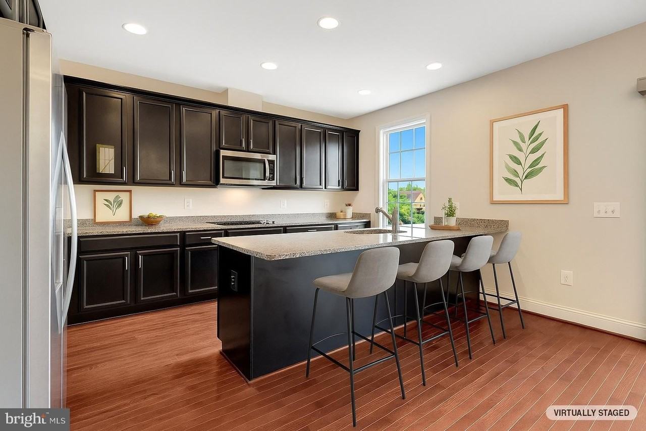 8854 Orchard Lane - Photo 4 of 44