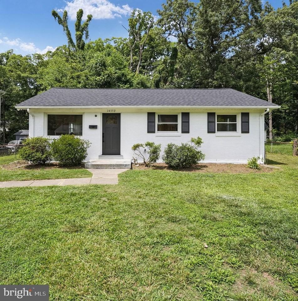 14332 Belleville Avenue - Photo 2 of 25