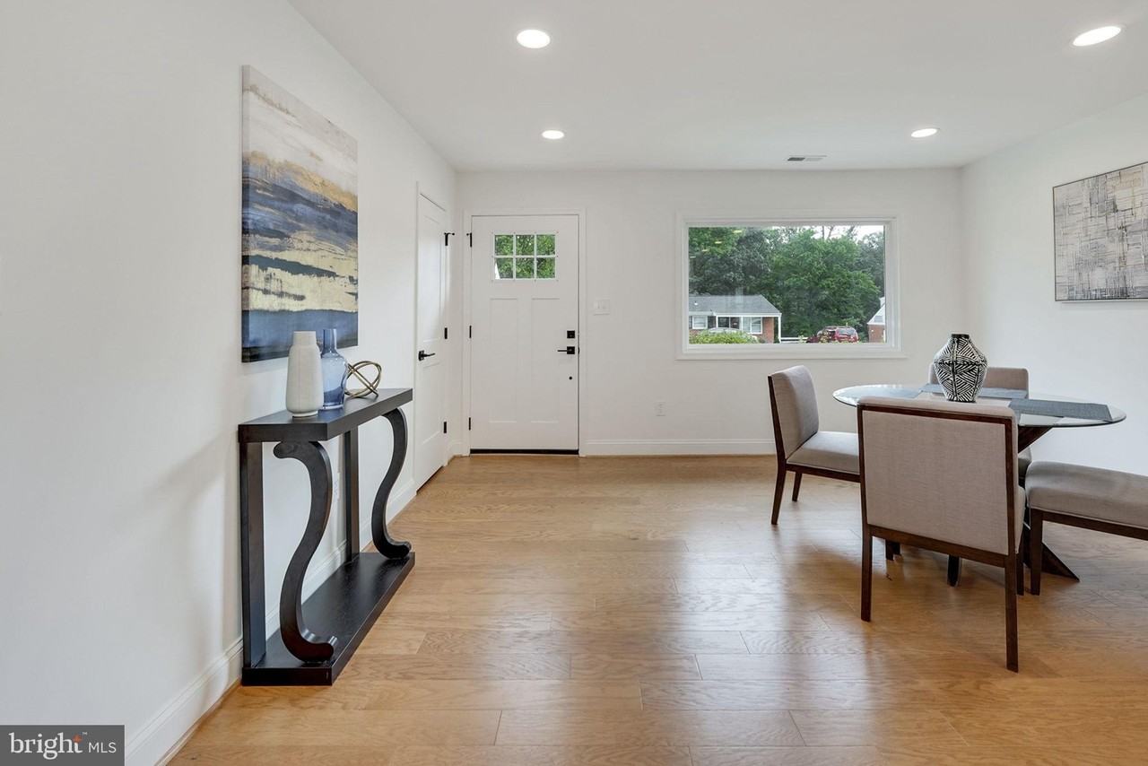 14332 Belleville Avenue - Photo 5 of 25