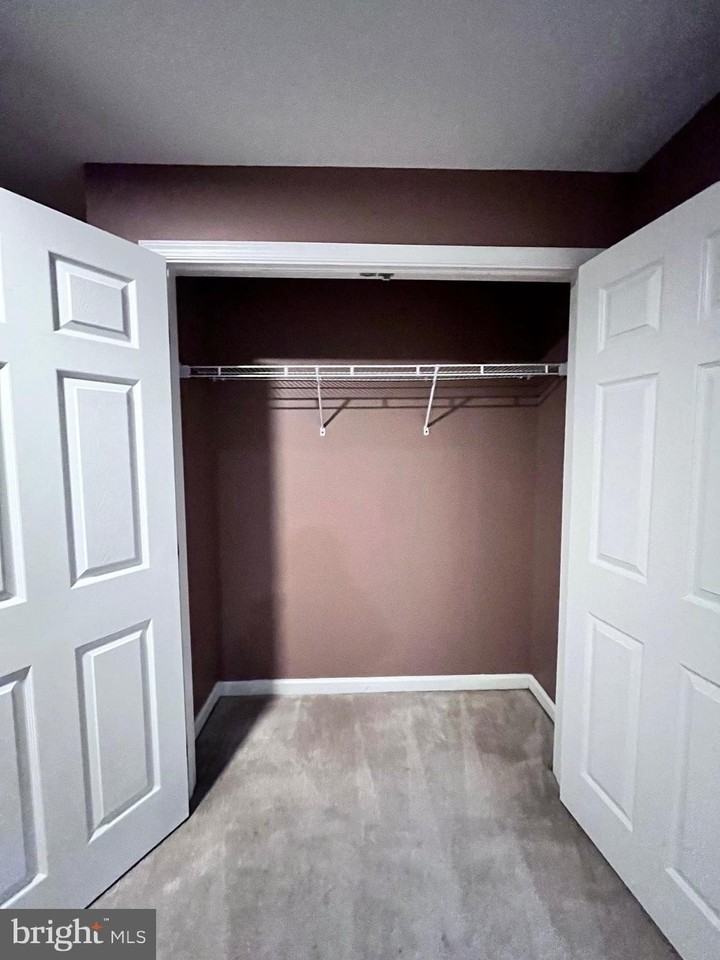 2847 Linden Knott Court - Photo 5 of 18