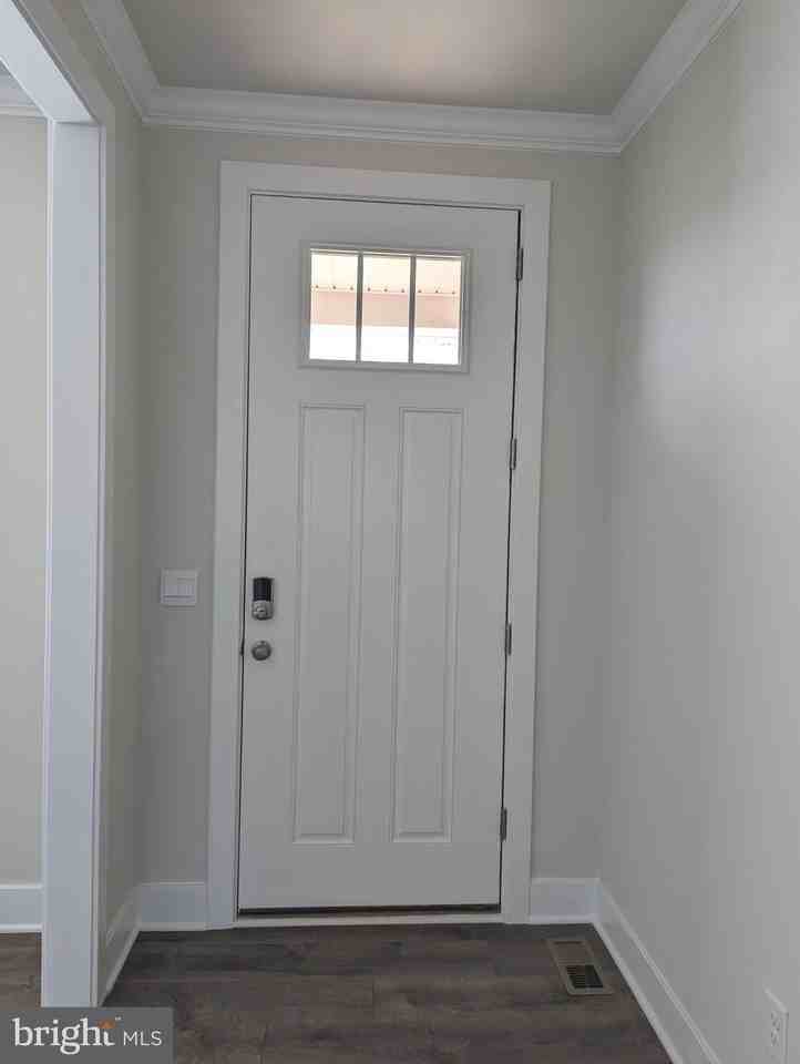 14972 Walter Robinson Ln - Photo 2 of 30