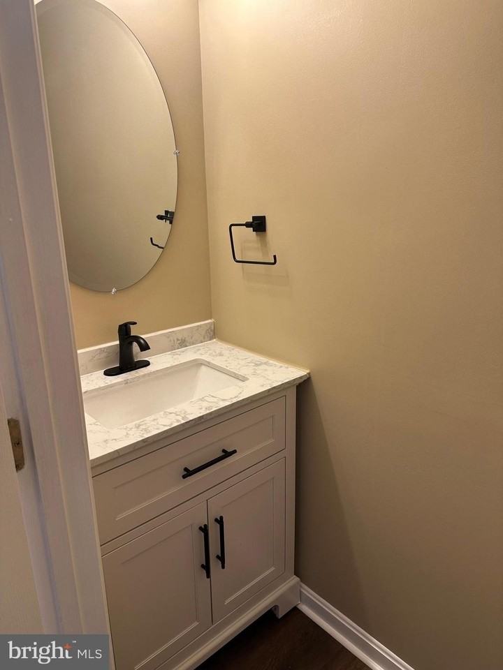 7114 Wytheville Circle - Photo 4 of 14