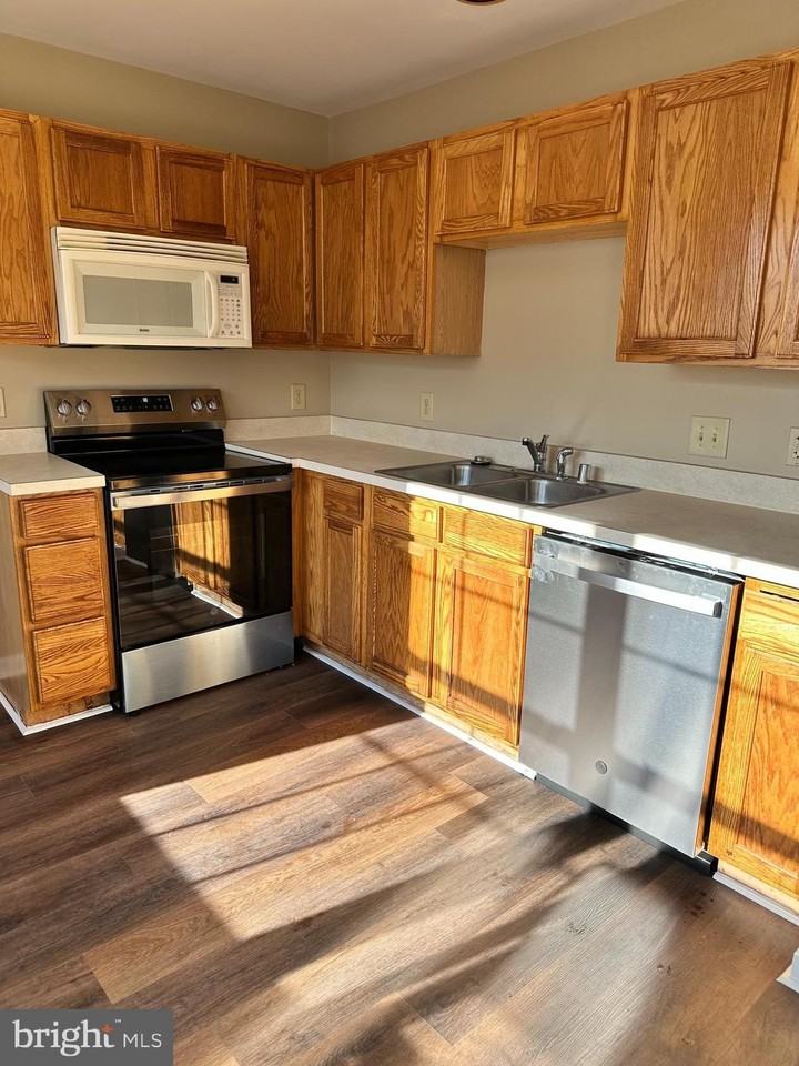 7114 Wytheville Circle - Photo 6 of 14